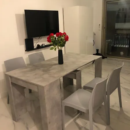Clipper Apartment